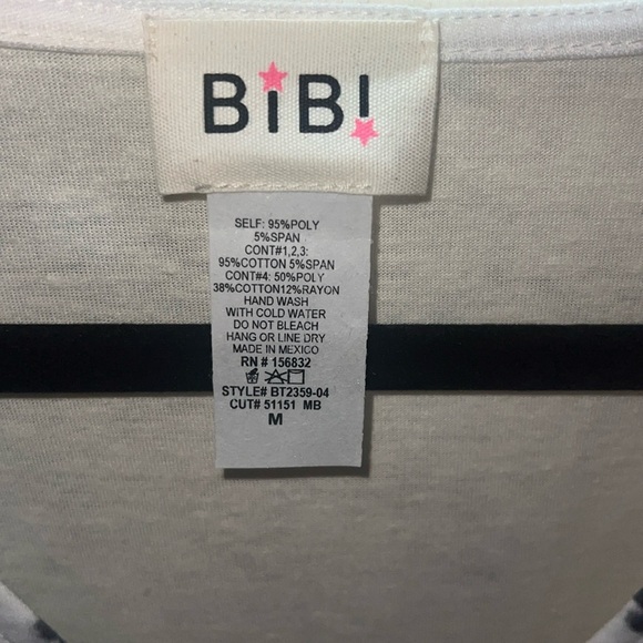 Color Block Top‎ - Picture 3 of 3